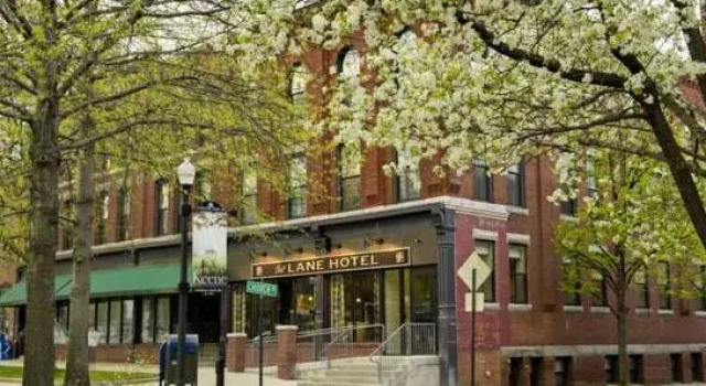Кровать в общем номере Fairfield Inn & Suites by Marriott Keene Downtown