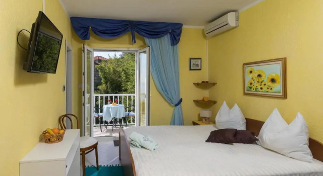 Двухместный номер Standard с балконом и с видом на море Rooms Tupina By Paulina