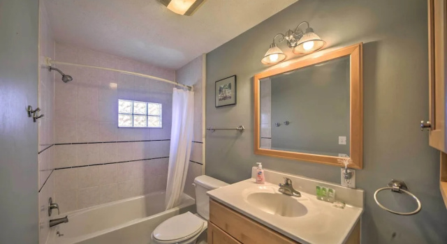 Коттедж Pet-friendly Ogallala Home ~ 7 Mi to Lakefront!
