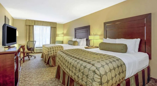 Четырёхместный номер Standard La Quinta by Wyndham Dickinson