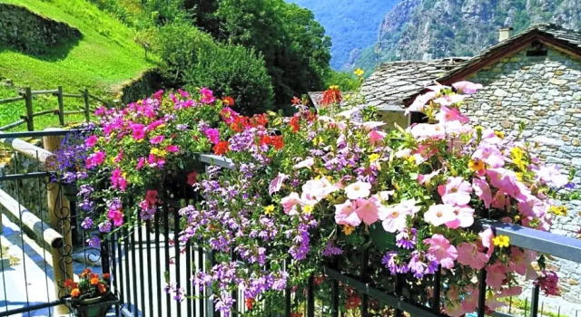 B&B Maison Vallomy, Réserver Chambre d'hôtes Hôtels à Lillianes avec parking, Parking