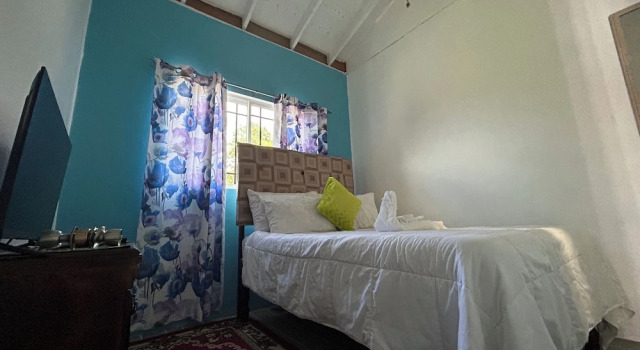 Caldo Tours, Buchen Sie Hotel Ewarton Jamaika