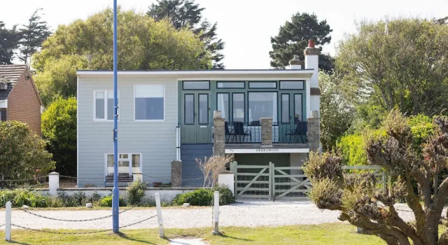 Historic Railway Home - Selsey Seafront, Забронировать Отель Селси Западный Суссекс