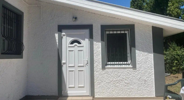 Студия Holiday Apartmanház