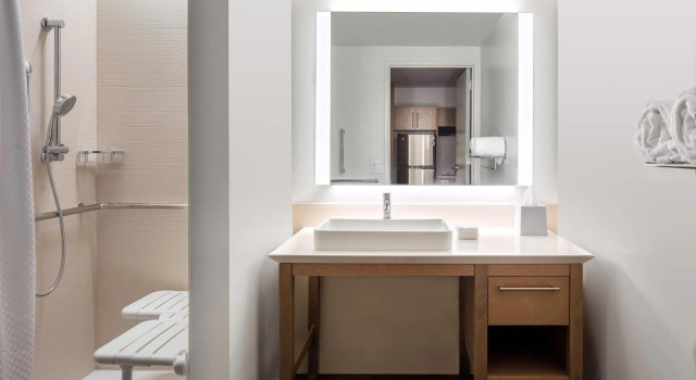 Четырёхместная студия Element by Marriott Iowa City