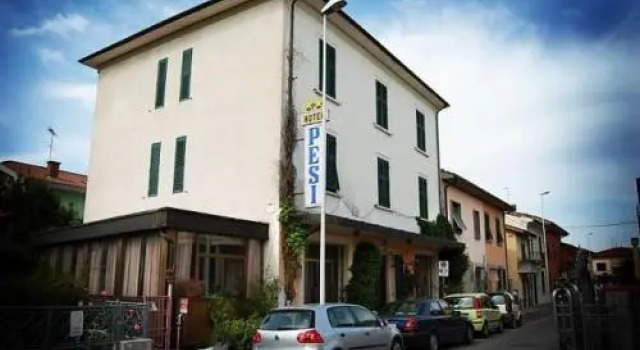 Hotel Pesi, Забронировать Отель Монтекатини-Терме Тоскана, рядом с Montecatini Train Station
