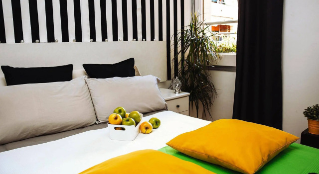 Rooms Hola BCN B & B, Забронировать Отель Сантс-Монжуик , рядом с Парк скульптур