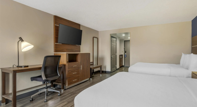 Четырёхместный номер Standard Best Western Plus Lexington Inn
