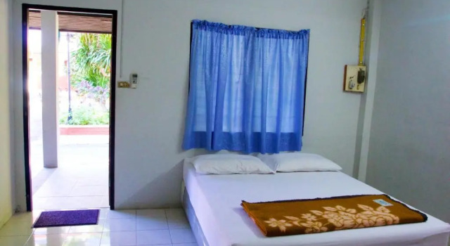 Номер Economy Sichang Shine Khao Resort