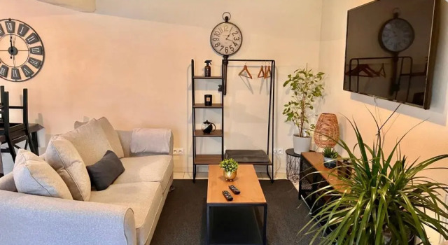 Villa 2 chambres Netflix - Wifi - Parking - Terasse, Book Villa Sommerhuse i Charente, Hytte