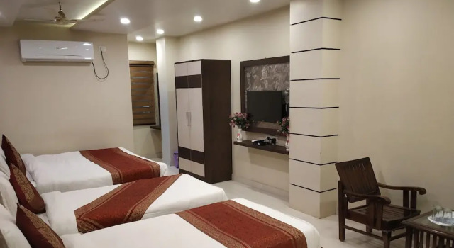 Коттедж Hotel Aadesh Palace