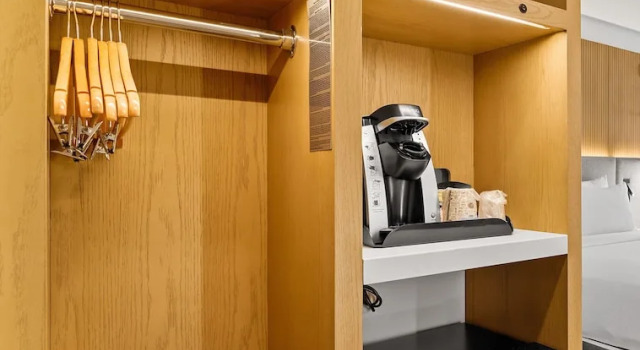 Четырёхместный номер Standard The Evergreen Hotel