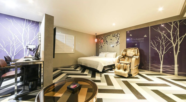 Custom Hotel