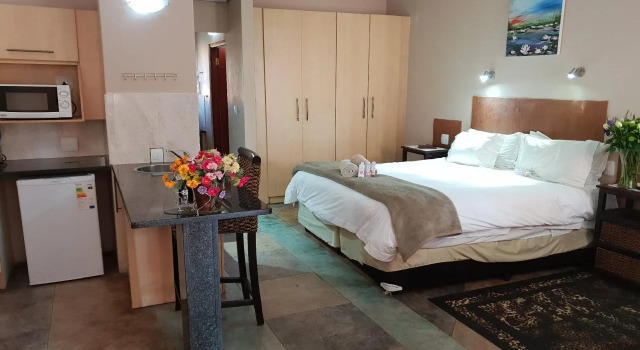 Kyalami Lodge, Забронировать Отель Отели Kyalami 3 звезды, 3*