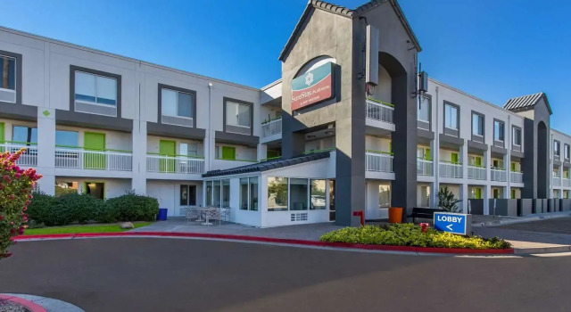 SureStay Plus Hotel by Best Western Scottsdale North (ex.Fairfield Inn by Marriott Scottsdale North)