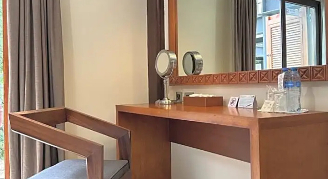 Номер Deluxe с балконом Hotel Meson del Marques