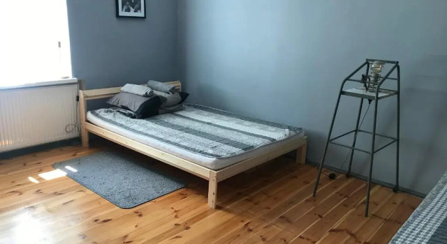 42-200 Hostel, Забронировать Хостел Отели Ченстохова с парковкой, рядом с Galeria Jurajska Shopping Centre, Парковка