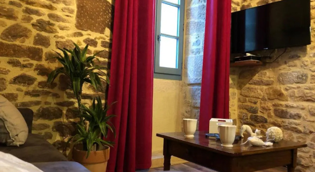 Коттедж Maison de Charme dans la Cité
