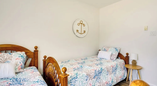 Коттедж с 3 комнатами Charming Beach Haven West Home: 1 Mi to Beach!