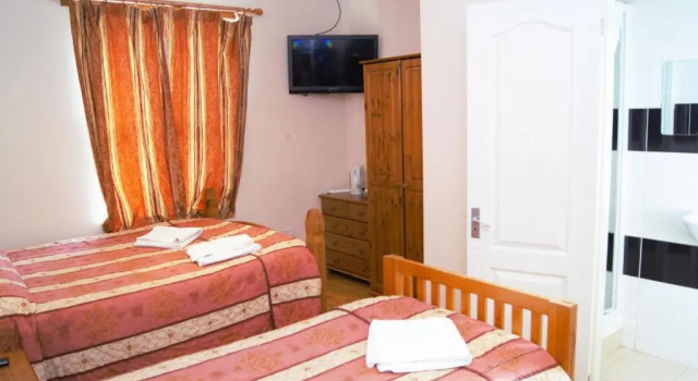 The Dharma Lodge, Забронировать Отель Отели Middlesex с завтраком, Завтраки