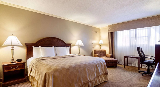 Двухместный номер Standard Clarion Inn Garden City