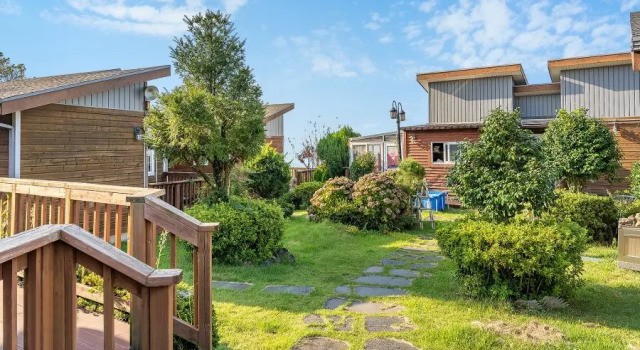 Jeju Olehhaeoreum Pension, Забронировать Отель Аеуол-ли Чеджу, рядом с Храм Кымсундан