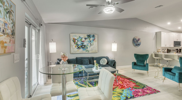 Canal-front Oasis! Port Charlotte Condo w/ Lanai, Забронировать Апартаменты/квартира Порт-Шарлотт Southwest Florida, рядом с Парк Ollie's Pond