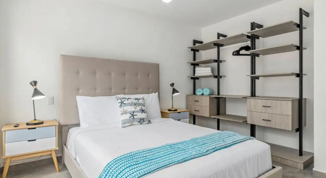 NEW 6 Bedroom Villa 2min Eagle Beach Palm Beach, Đặt Biệt thự Nhà tranh ở Palm Beach., Nhà tranh