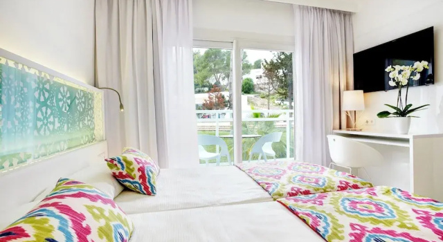 Двухместный номер Standard с балконом Grupotel Ibiza Beach Resort