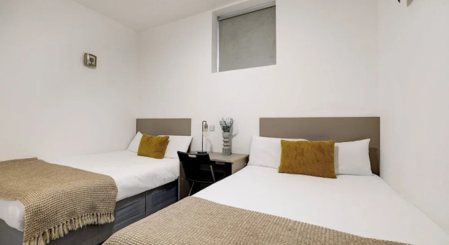 Четырёхместный номер Standard Belvilla Ilford Station Hotel, 4 min from Elizabeth line