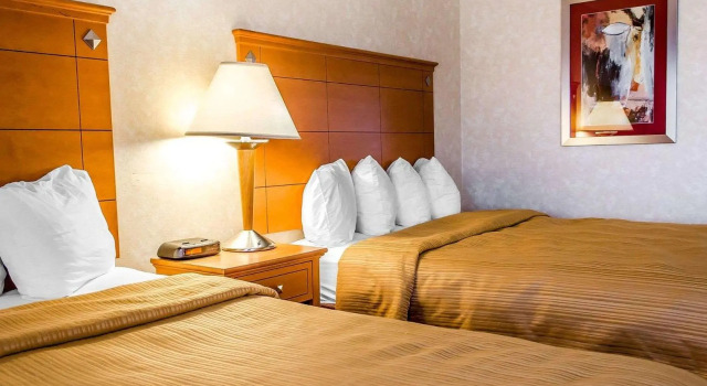 Четырёхместный люкс Quality Inn Harrisburg - Hershey Area