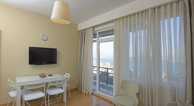 Апартаменты с 2 комнатами с балконом и с видом на море Cheya Taksim BNB Gumussuyu Istanbul City Center Comfort Residence