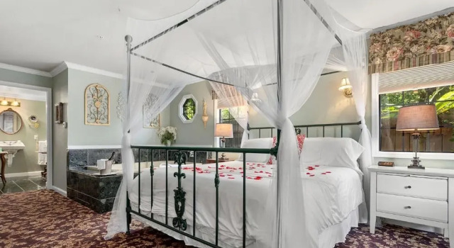 Номер Standard с видом на сад Candlelight Inn Napa Valley
