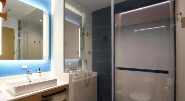 Двухместный номер Standard Holiday Inn Express Tianjin Binhai by IHG