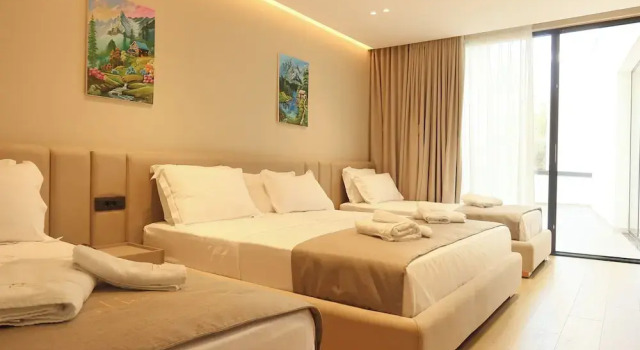 Четырёхместный номер Standard Jako Premium Hotel