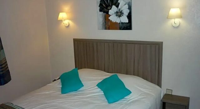 Номер Comfort Sure Hotel by Best Western Saintes