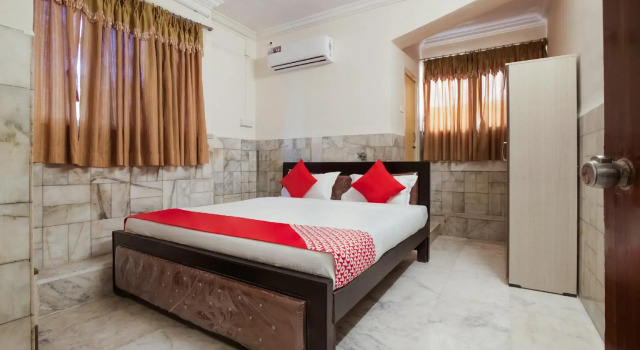 OYO 22907 Hotel Holiday, Rezerwuj Hotel Secunderabad 