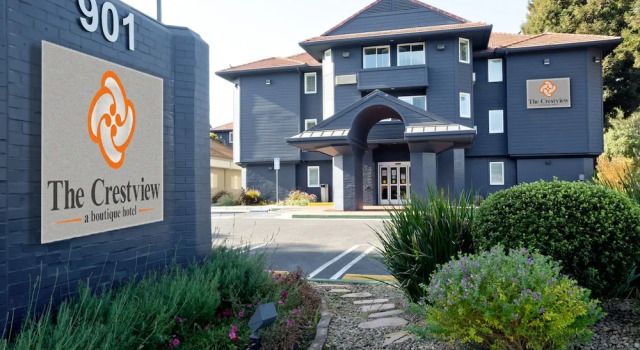 Best Western Crestview Hotel & Suites