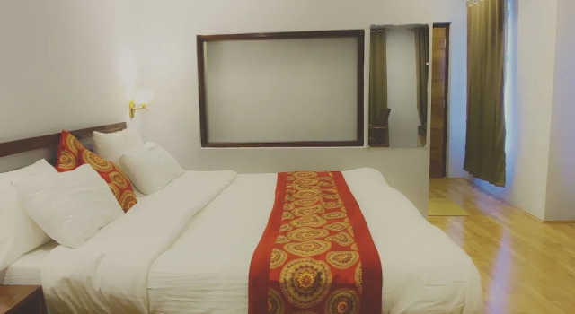 Hotel Apricot Inn