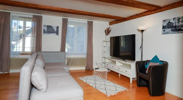 Charmante zentrale 2.5 Zimmer Maisonette Wohnung, Book Hotel Chur 