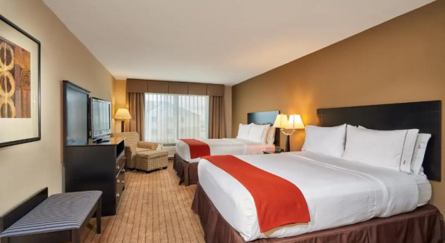 Четырёхместный люкс Holiday Inn Express & Suites - El Paso North by IHG