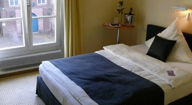 Boutique Hotel Orangerie, Забронировать Отель Карлштадт Дюссельдорф, рядом с Mahn- und Gedenkstätte für die Opfer des Nationalsozialismus