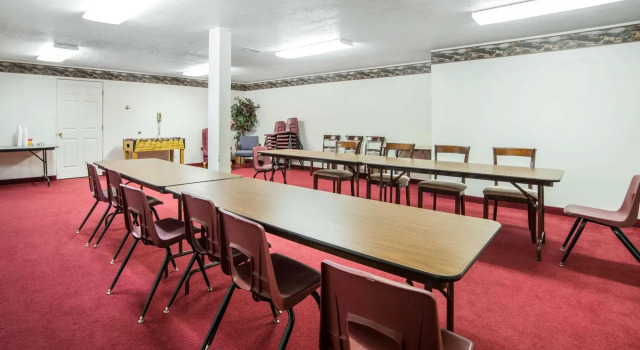 Super 8 Whitehall, Buchen Sie Hotel Whitehall Montana