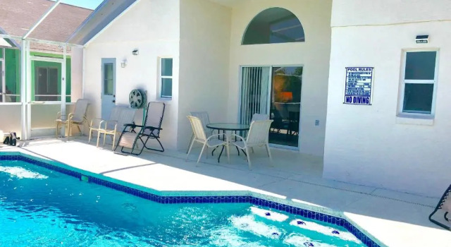 Вилла Fabulous 4 Bedrooms Villa 3 Bath with Private Pool 15 Min to Disney