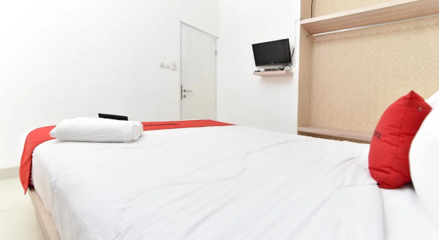 RedDoorz near Udayana University Jimbaran, Забронировать Отель Джимбаран Нуса-Дуа, рядом с Jimbaran Corner