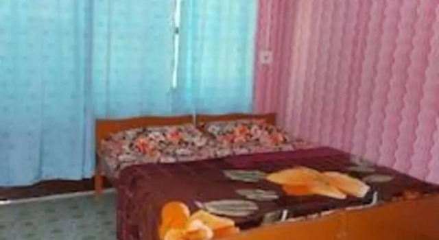 OYO 4610 Hotel Lake Resort, Забронировать Курортный отель Сринагар Jammu & Kashmir Ski