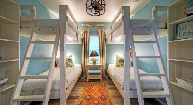 Relaxed Port Aransas Home Near Beach, Dining, and Island Fun At Last by Avantstay, Book Feriehus Sommerhuse i Houston, Hytte
