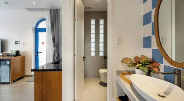 Трёхместный номер Superior с балконом и с видом на город The Linh Coastline Villa