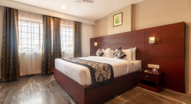 Номер Executive Zip By Spree Hotels Mangala Towers Thrissur
