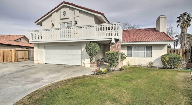Renovated Bakersfield Home w/ Private Yard!, Rezervați Hotel Bakersfield 